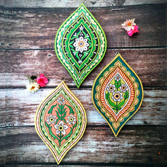 Craftooba Love Hand-Painted Wall Plate Set – Leaf-Shaped Floral Motif (Set of 3)